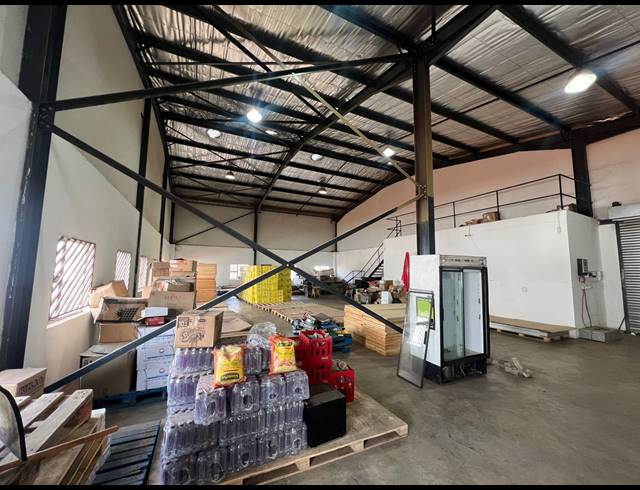320M² WAREHOUSE TO LET IN SUNDERLAND RIDGE